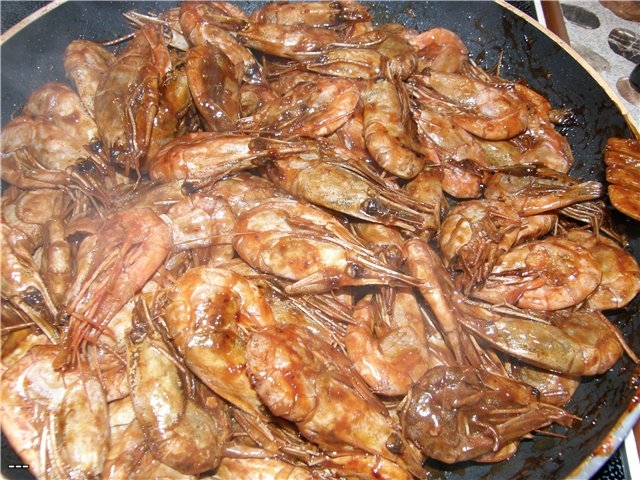 Рецепт - Жареные креветки в соевом соусе