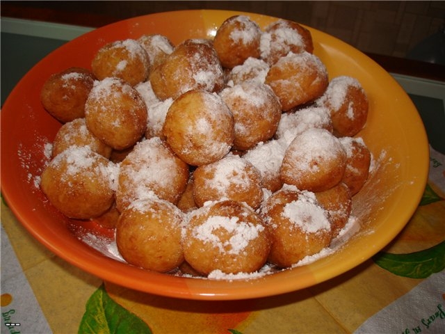Рецепт - Пончики со сгущенкой