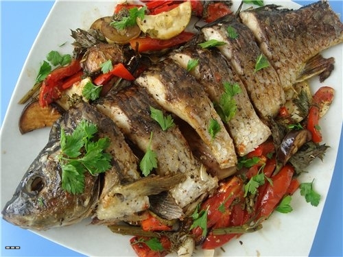 Рецепт - Рыба, запеченная с овощами