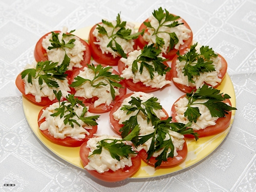 Рецепт - Салат из помидоров и сыра